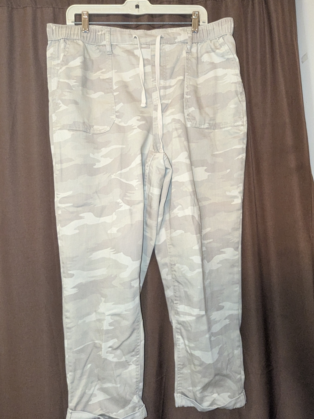 Women's Light Gray Camo Drawstring Cargo Joggers